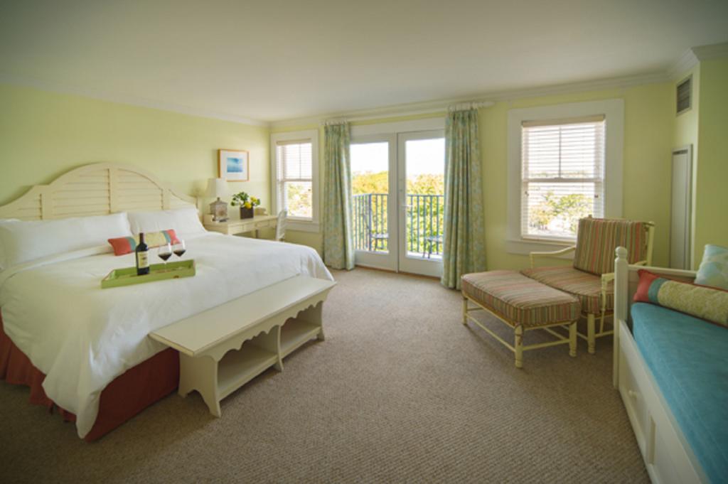 Mansion House Inn Vineyard Haven Exterior photo