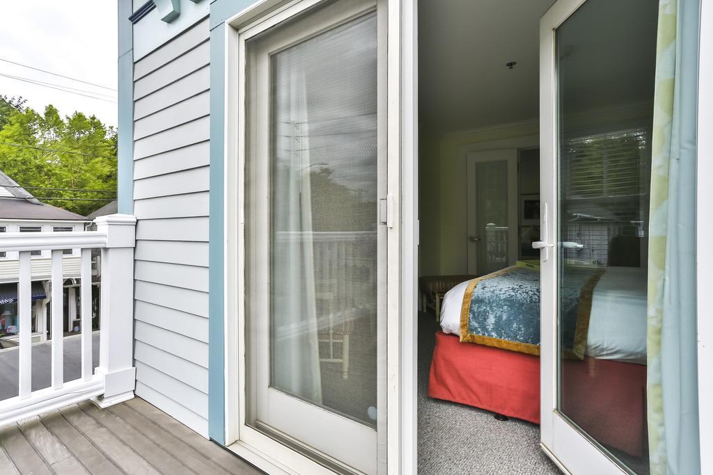 Mansion House Inn Vineyard Haven Exterior photo