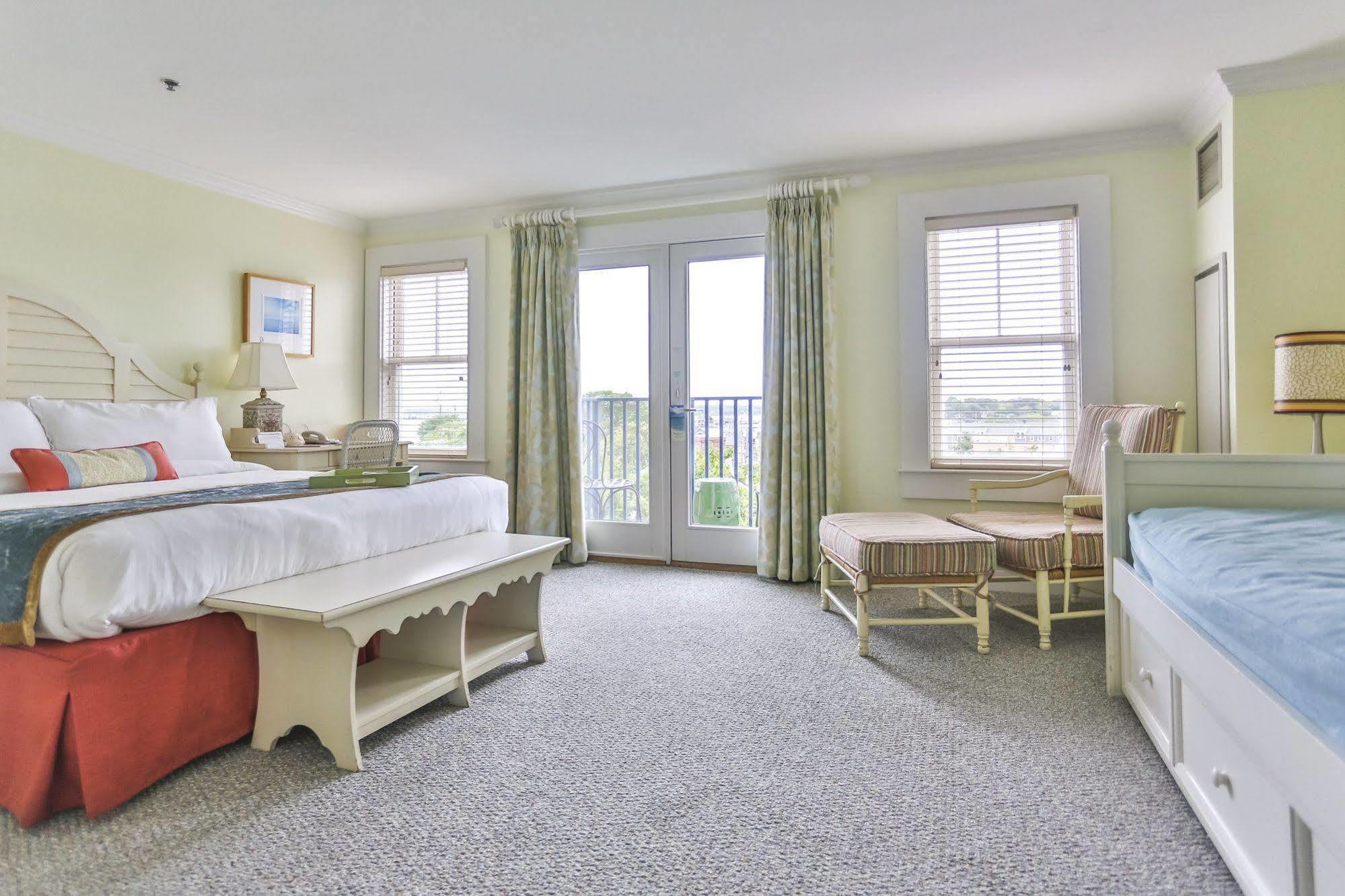 Mansion House Inn Vineyard Haven Exterior photo