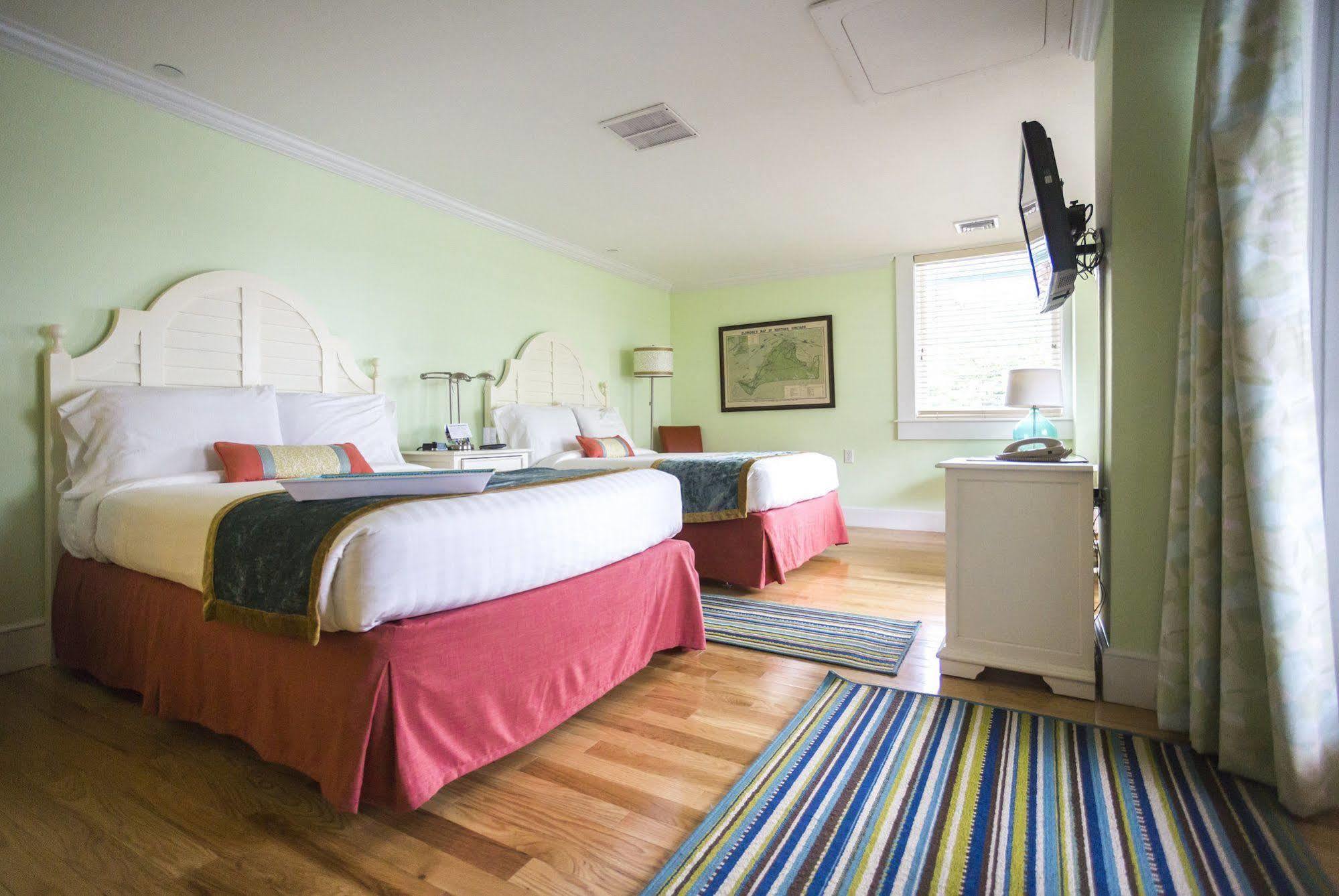 Mansion House Inn Vineyard Haven Exterior photo